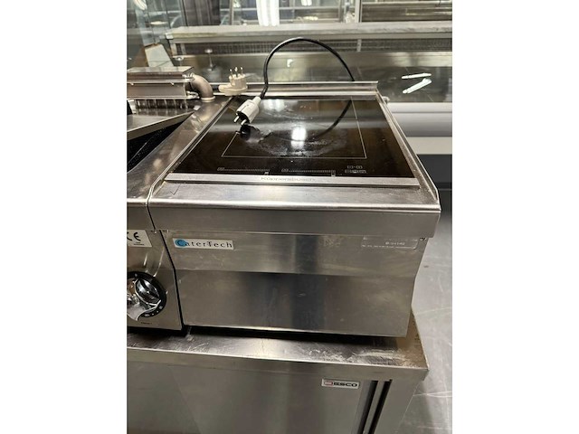 Catertech / mareno - friteuse + kookplaat - afbeelding 2 van  5