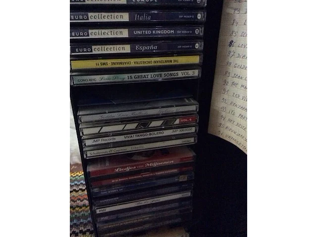 Cd toren + cd's - afbeelding 3 van  4