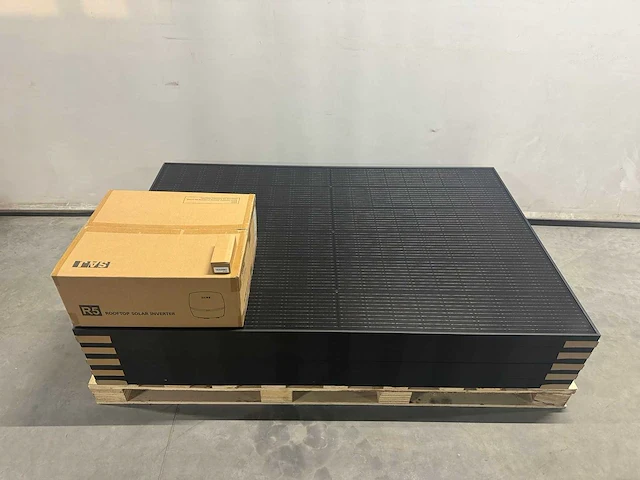 Cecep - set van 10 full black zonnepanelen (410 wp) met saj 4.0 omvormer met wifi (1-fase) - afbeelding 1 van  10