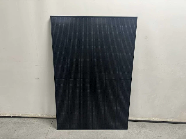 Cecep - set van 10 full black zonnepanelen (410 wp) met saj 4.0 omvormer met wifi (1-fase) - afbeelding 4 van  10