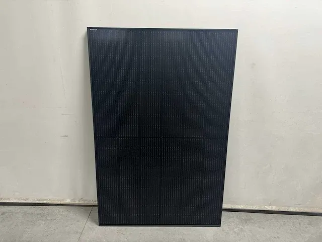 Cecep - set van 12 full black zonnepanelen (410 wp) met saj 4.0 omvormer met wifi (1-fase) - afbeelding 4 van  10