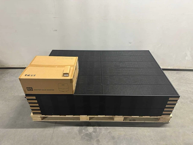 Cecep - set van 12 full black zonnepanelen (410 wp) met saj 4.0 omvormer met wifi (1-fase) - afbeelding 1 van  10