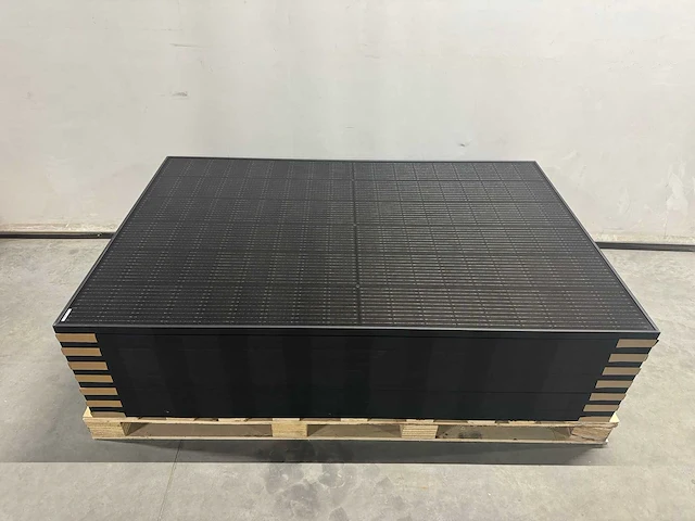 Cecep - set van 14 full black zonnepanelen (410 wp) met solax 5.0 omvormer (3-fase) - afbeelding 3 van  10