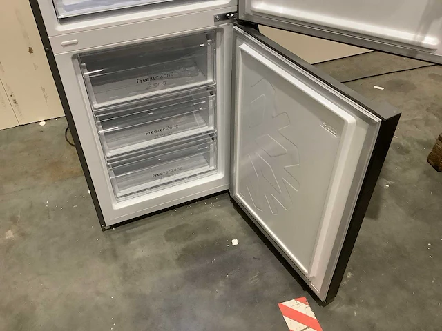 Cecotec bolero combi 322 dark e koelkast - afbeelding 5 van  8