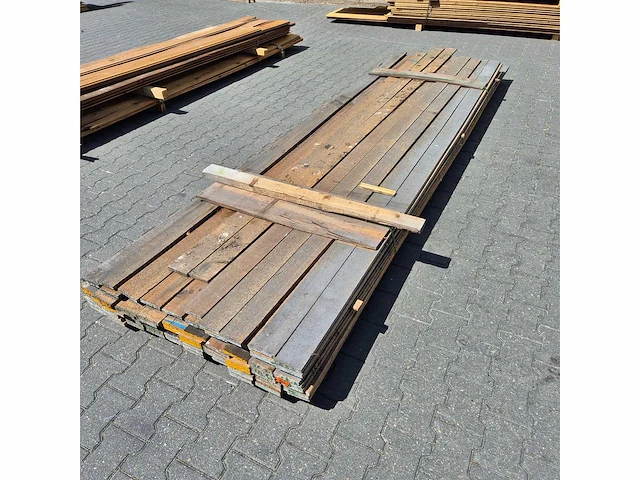 Ceder meranti planken (3600-4000x100x20mm) (70x) - afbeelding 1 van  5