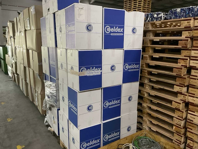 Celdex - panelseal usa 3.8lf - 8x60mm - rol á 12m schuimband (120x) - afbeelding 4 van  4