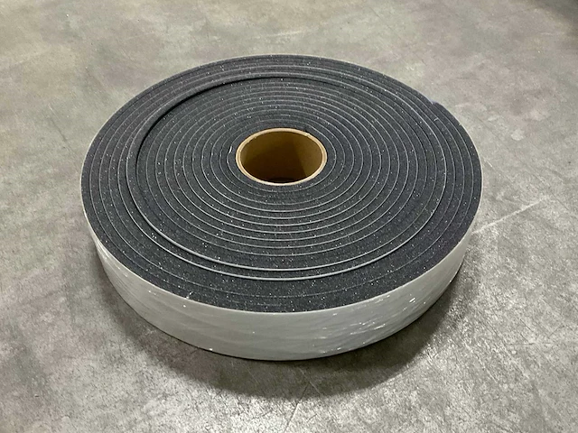 Celdex - panelseal usa 3.8lf - 8x60mm - rol á 12m schuimband (120x) - afbeelding 1 van  4