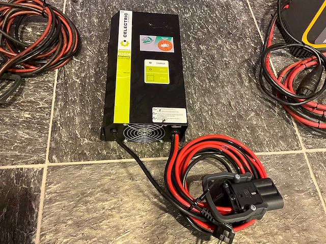 Celectric - 24v 60a - acculaders - 2017 - afbeelding 1 van  3