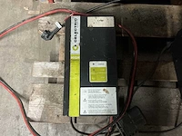 Celectric - 24v 60a - acculaders - afbeelding 1 van  2