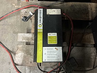 Celectric - 24v 60a - acculaders - afbeelding 1 van  2