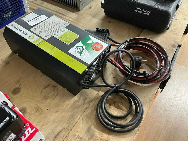 Celectric psw2460.cl high frequency acculader - afbeelding 1 van  6