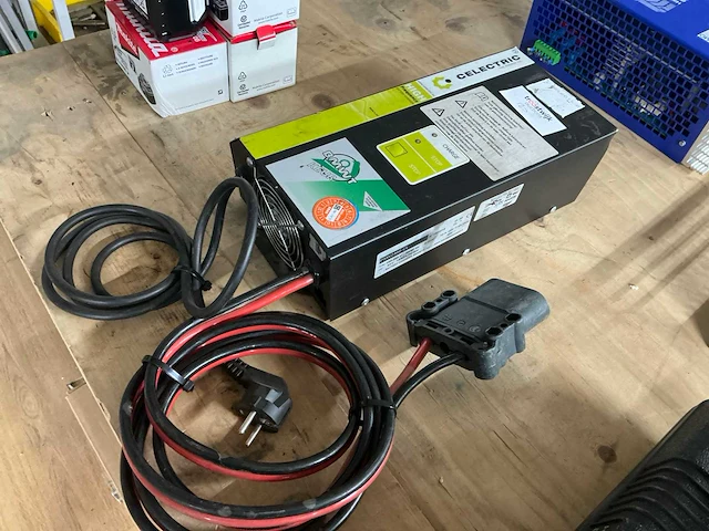 Celectric psw2460.cl high frequency acculader - afbeelding 2 van  6
