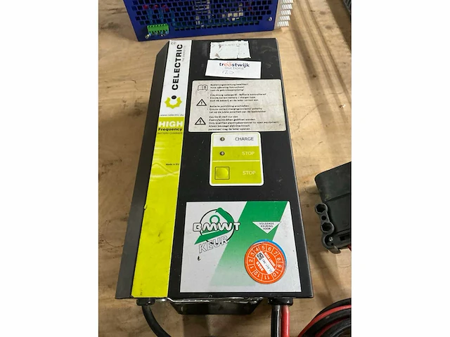Celectric psw2460.cl high frequency acculader - afbeelding 4 van  6