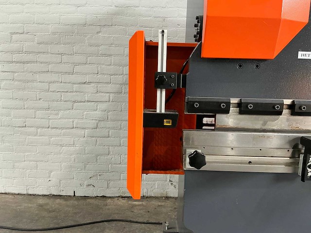 Cemax - hnc 1504 - cnc press brake - 2019 - afbeelding 10 van  14