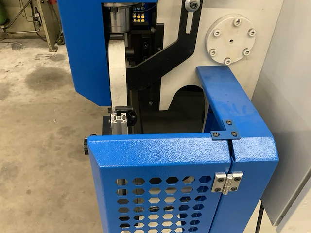 Cemax cnc kantbank - afbeelding 17 van  17