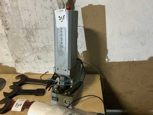 Cembre hydraulische kabelschoen pers - afbeelding 1 van  3