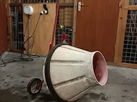 Cement mixer, roll a mix - afbeelding 1 van  3