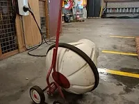 Cement mixer, roll a mix - afbeelding 3 van  3