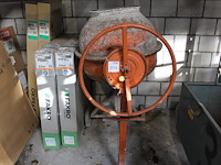 Cementmolen lescha. - afbeelding 1 van  2