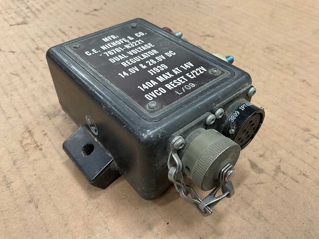 C.e.niehoff & co 76761-n3221 regulator - afbeelding 1 van  5