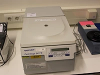 Centrifuge eppendorf 5417r met koelfunctie. bouwjaar 1999.