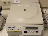 Centrifuge eppendorf 5417r met koelfunctie. bouwjaar 1999. - afbeelding 2 van  5