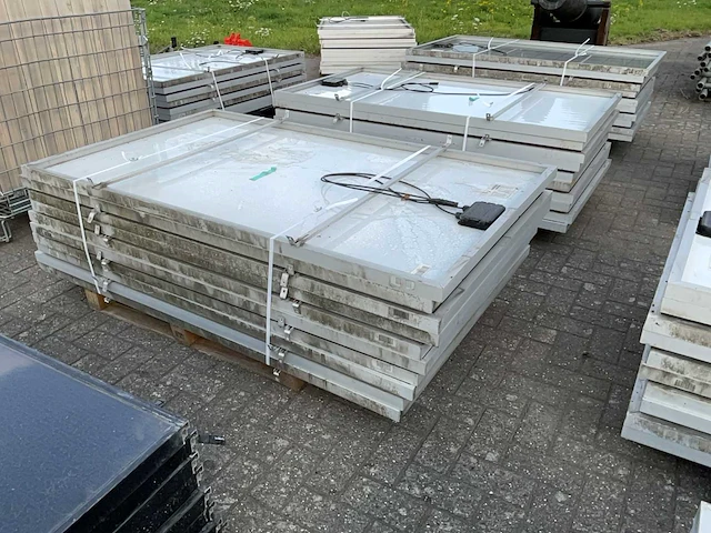 Centrosolar zonnepanelen met steunen (10x) - afbeelding 1 van  7