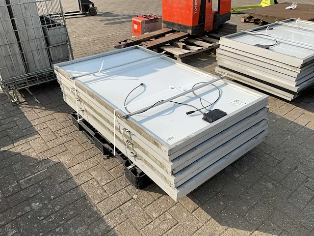 Centrosolar zonnepanelen met steunen (8x) - afbeelding 2 van  7