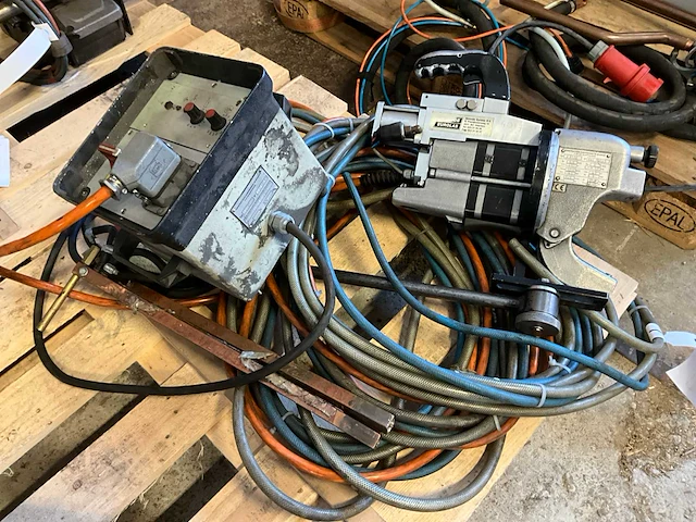 Ces a 3139 puntlasmachine - afbeelding 1 van  8