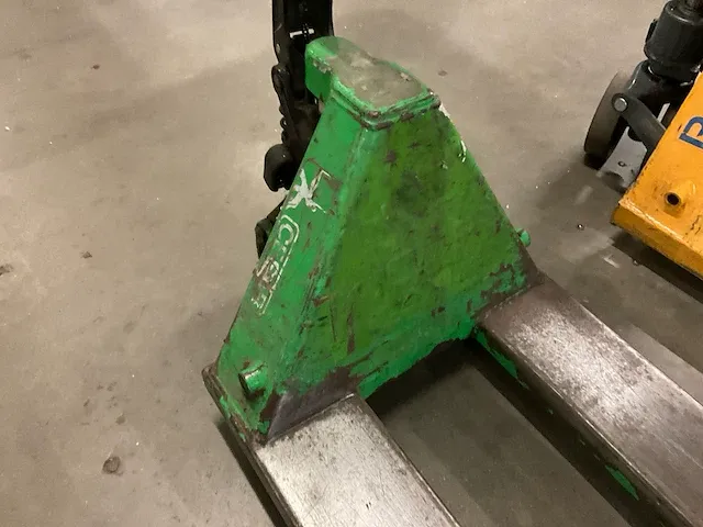 Cesr hand hydraulische palletwagen - afbeelding 3 van  5