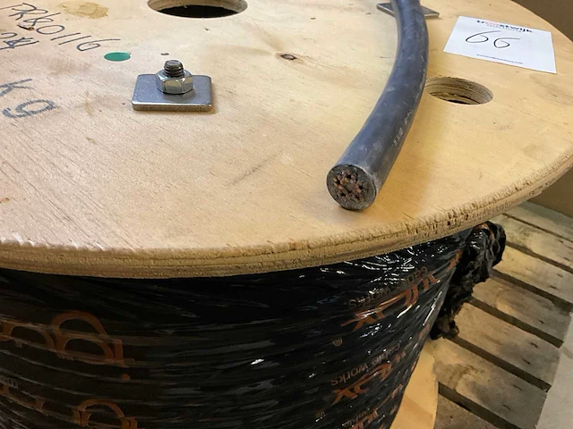 Chainflex 25g1,5 kabel op haspel - afbeelding 2 van  3