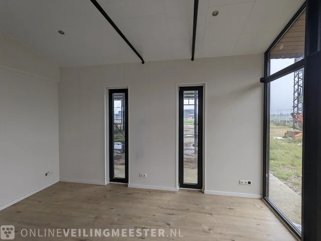 Chalet/ecolodge/mantelzorg remax woning, bruin/zwart - afbeelding 68 van  107