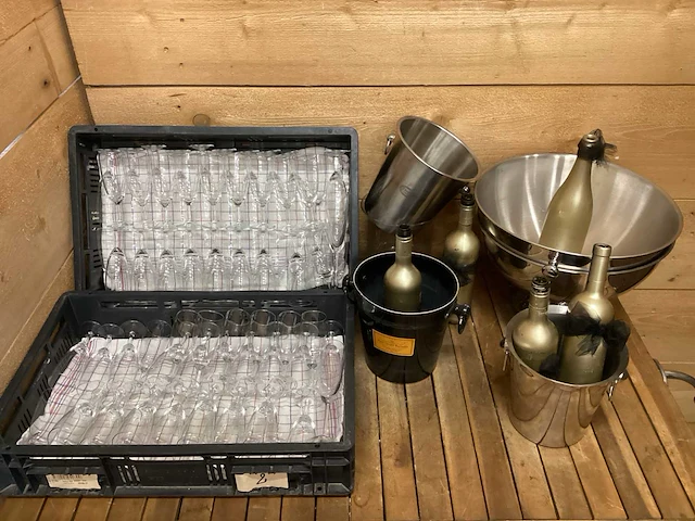 Champagne glazen met rvs koeler (85x) - afbeelding 1 van  5