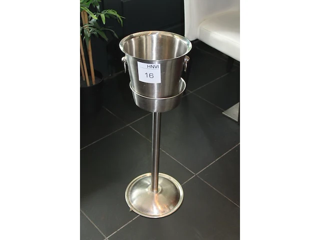 Champagnekoeler op voet. hoogte 70 cm. - afbeelding 2 van  2