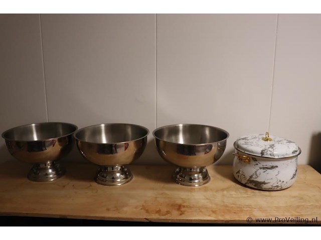 Champagnekoelers (3 stuks) & pan - afbeelding 1 van  4