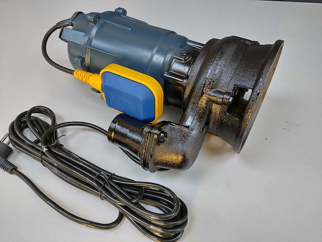 Champion - vuilwaterpomp - afbeelding 5 van  9