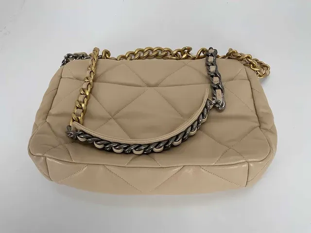Chanel - 19 creme leder - - afbeelding 5 van  7