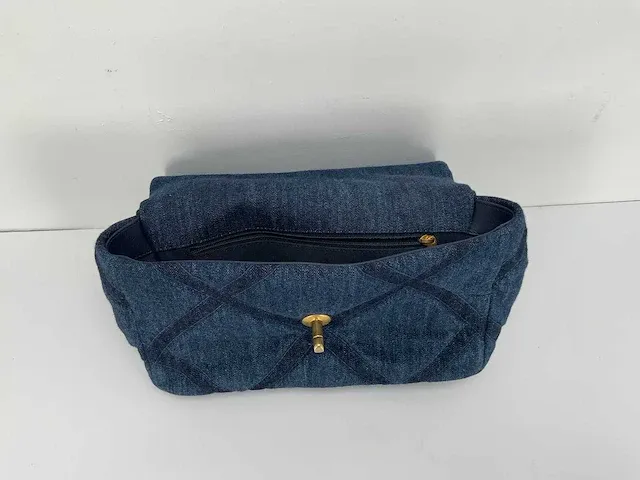 Chanel - 19 denim - - afbeelding 5 van  5