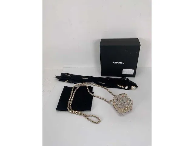 Chanel - cruise 2023, mini evening bag - afbeelding 3 van  5