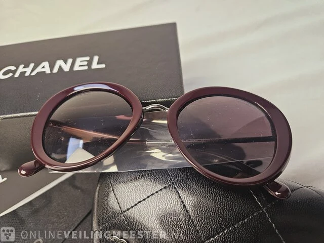 Chanel zonnebril - polarized - volledige set - afbeelding 3 van  8