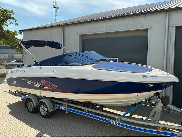 Chaparral 246 ssi speedboot met kalf trailer - afbeelding 9 van  57