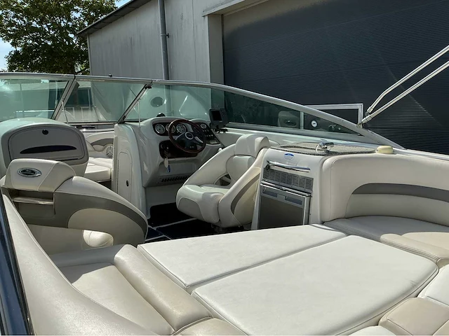 Chaparral 246 ssi speedboot met kalf trailer - afbeelding 11 van  57