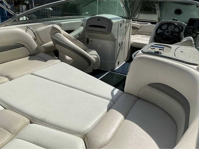 Chaparral 246 ssi speedboot met kalf trailer - afbeelding 16 van  57