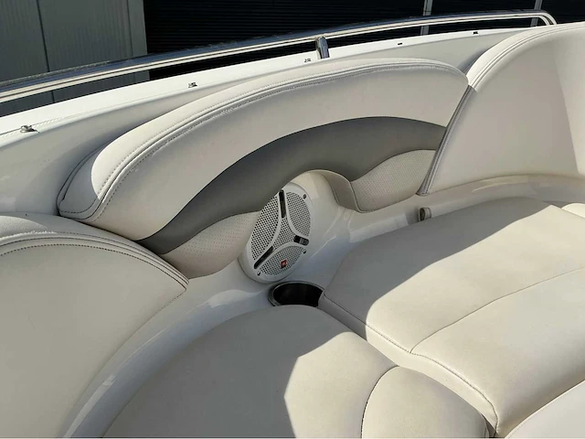 Chaparral 246 ssi speedboot met kalf trailer - afbeelding 18 van  57