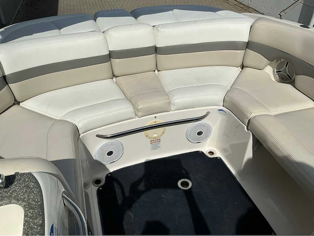 Chaparral 246 ssi speedboot met kalf trailer - afbeelding 24 van  57