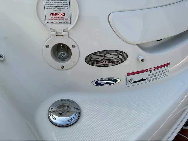 Chaparral 246 ssi speedboot met kalf trailer - afbeelding 39 van  57