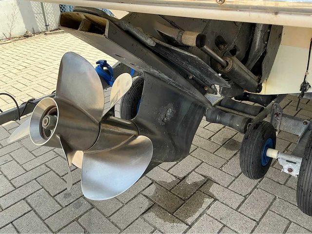 Chaparral 246 ssi speedboot met kalf trailer - afbeelding 43 van  57