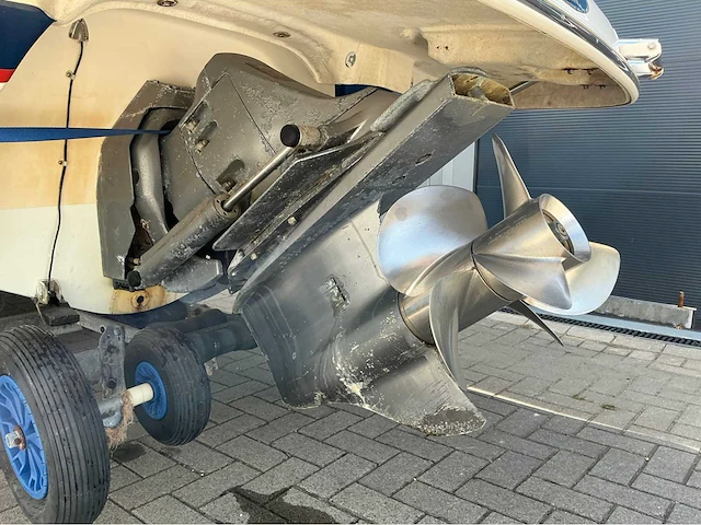 Chaparral 246 ssi speedboot met kalf trailer - afbeelding 44 van  57