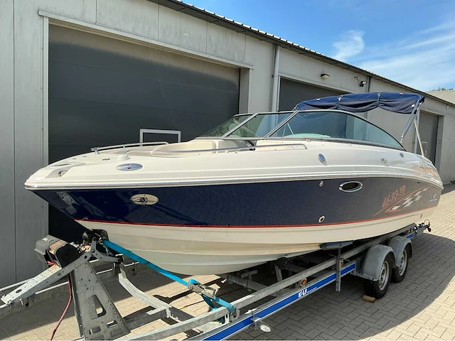 Chaparral 246 ssi speedboot met kalf trailer - afbeelding 54 van  57