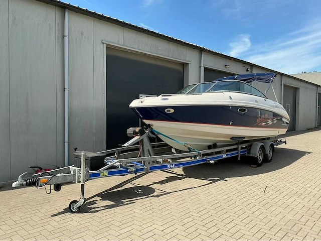 Chaparral 246 ssi speedboot met kalf trailer - afbeelding 55 van  57